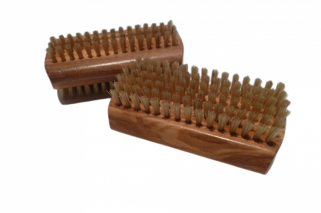 Handbürste mit Naturborsten und Olivenholz